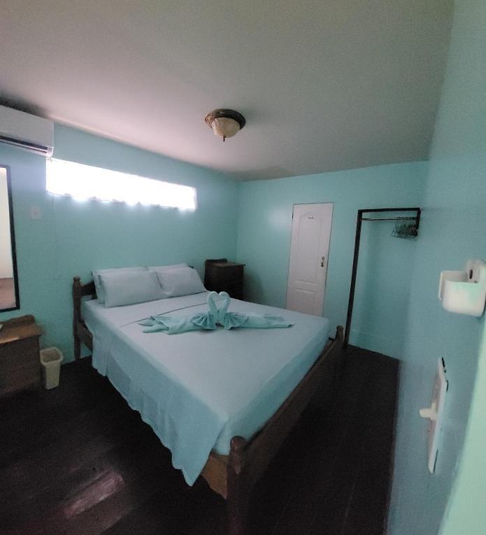 Axios Sun Apartments Caye Caulker Bagian luar foto